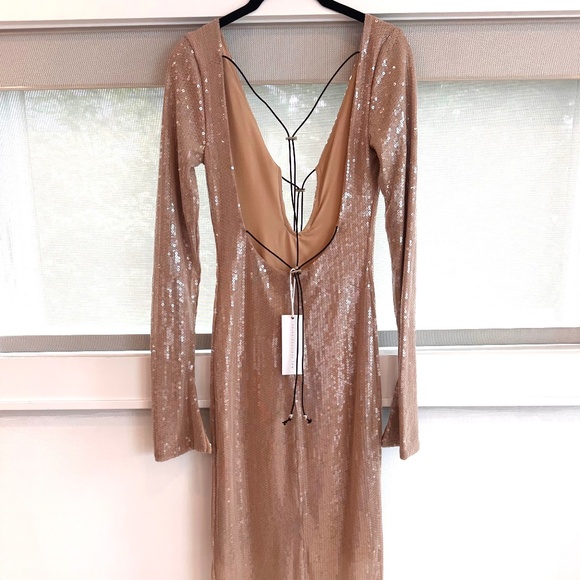 BNWT! YOJANI BOUTIQUE Maya Nude Sequin Dress - Beige "Hailey Bieber"  Size Small - Picture 4 of 12